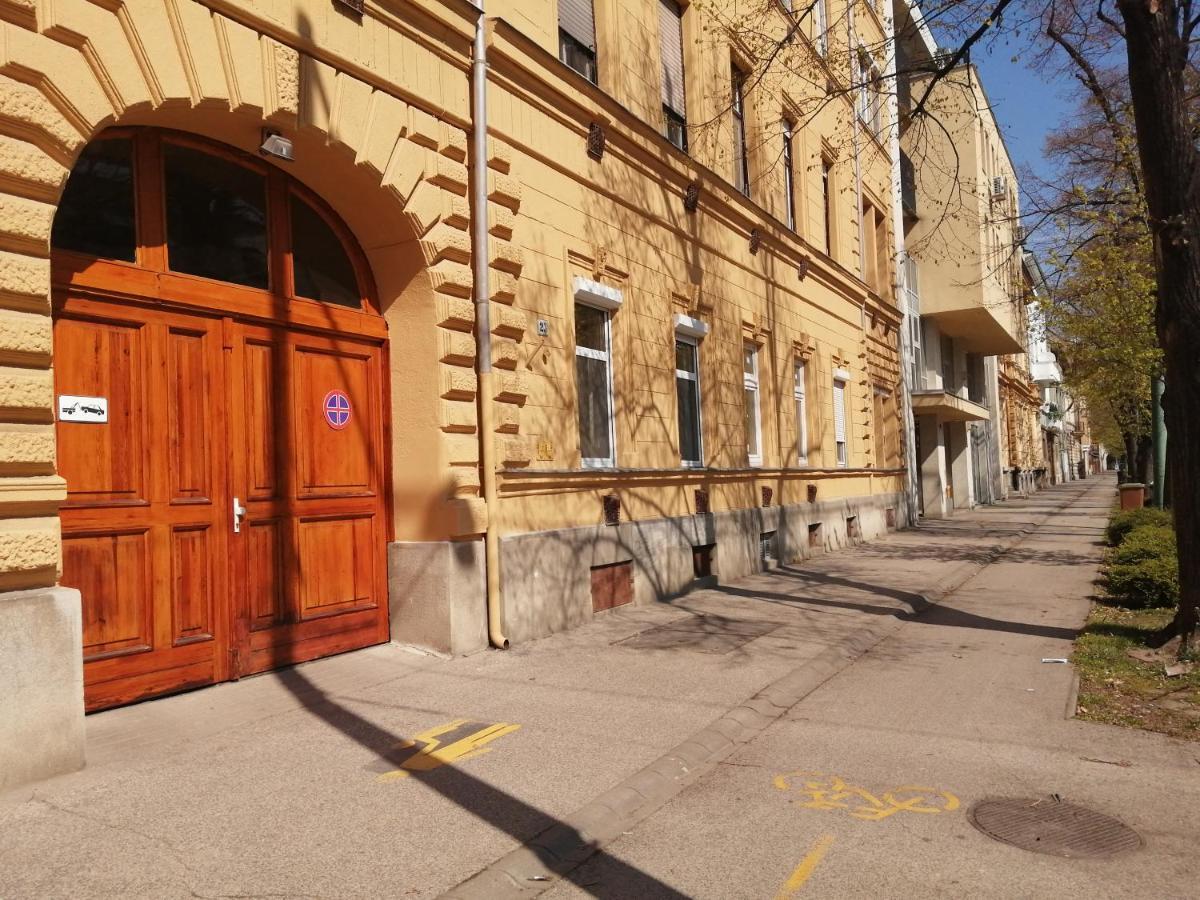 Hanna Apartman Szeged Buitenkant foto