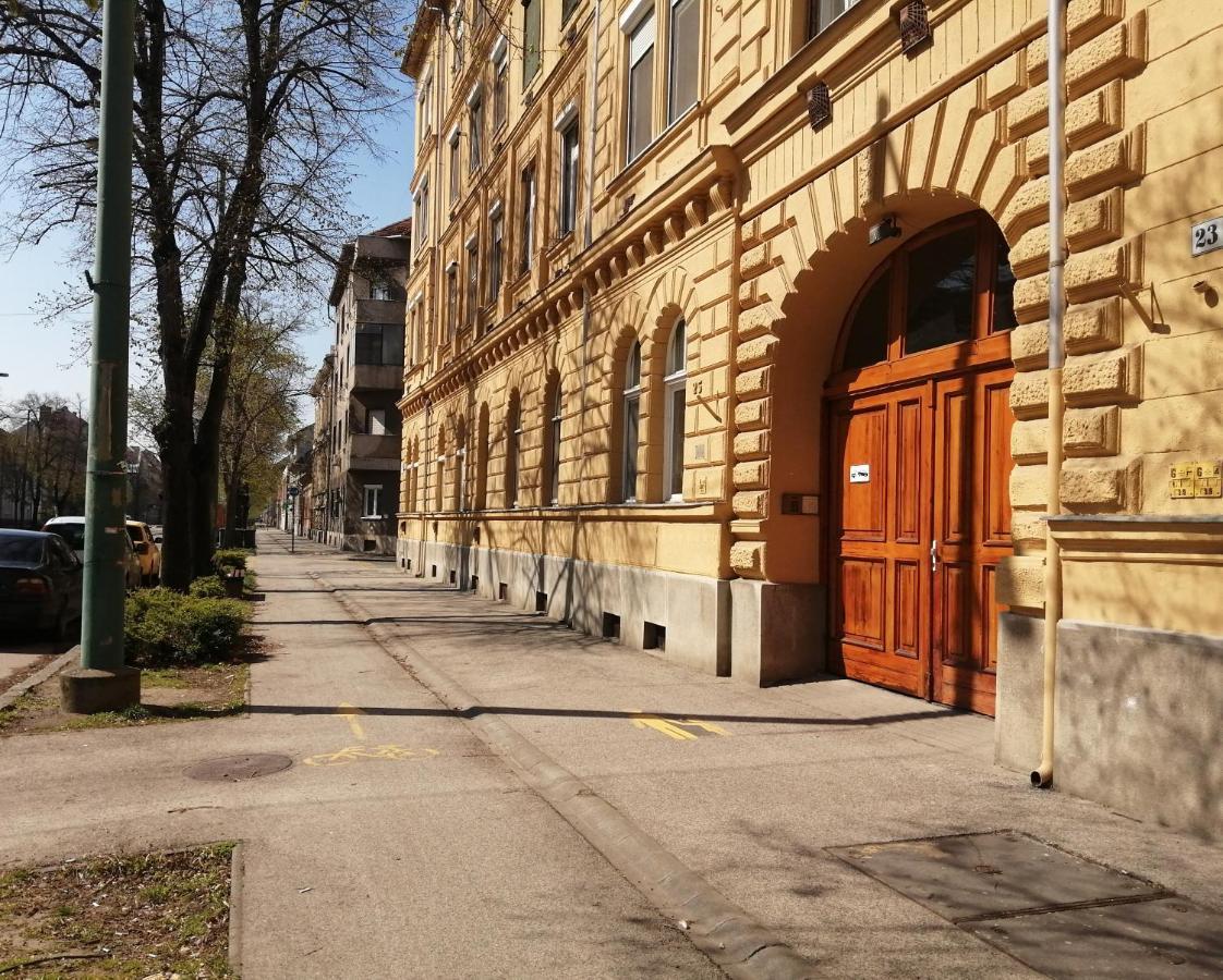 Hanna Apartman Szeged Buitenkant foto
